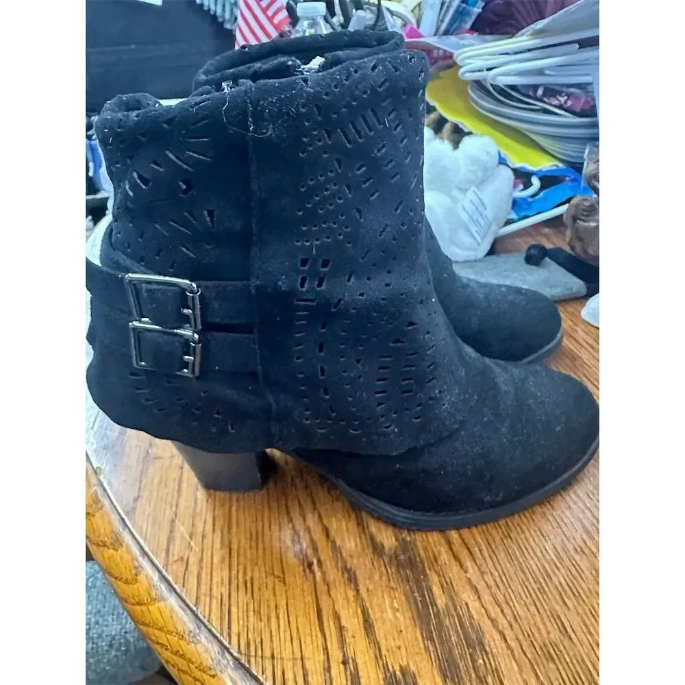 Pierre Dumas Women's Black Ankle Booties Size 7 Laser-Cut Casual‎